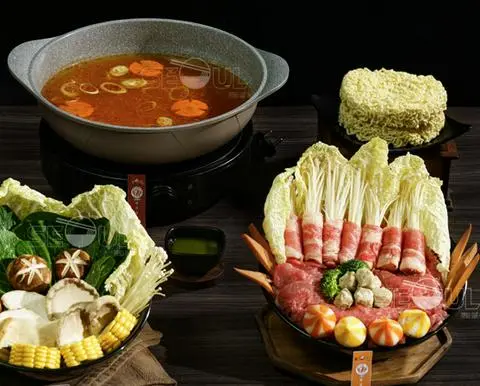 Hình ảnh Lẩu kim chi bò
