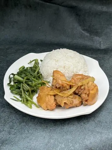 Hình ảnh Cơm gà kho gừng