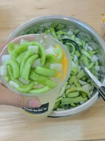 Hình ảnh dừa tắc mix chân châu dừa