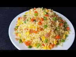 Hình ảnh Cơm dương châu gà
