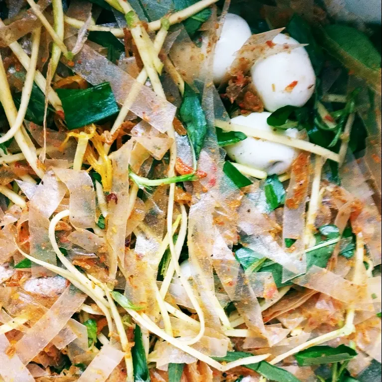 Hình ảnh Bánh tráng trộn thập cẩm