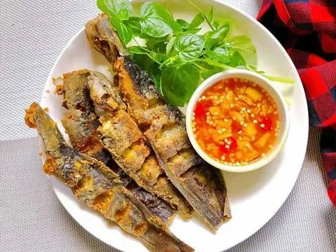 Hình ảnh Cá trê chiên mắm gừng