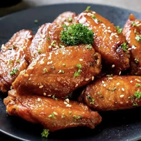 Hình ảnh Cơm cánh gà chiên nước mắm 