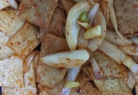 Hình ảnh Chả cá xào củ hành. Không CƠM 