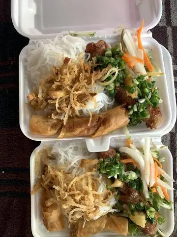 Hình ảnh Bún thịt xiên nướng