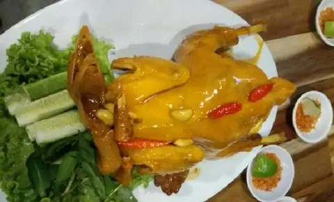 Hình ảnh gà tre tắm sốt mắm nhỉ