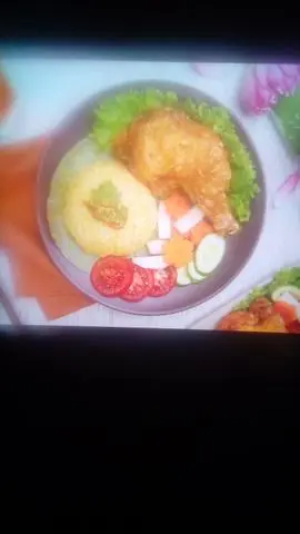 Hình ảnh combo 2 dui ga toi .trung op la.bo xao cai chua.canh rong bien.thit bam