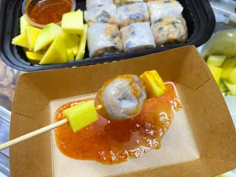 Hình ảnh Bánh tráng lụi chấm sốt me