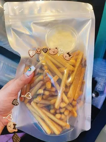 Hình ảnh bánh que chấm kem muối