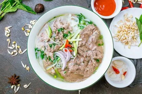 Hình ảnh Bún bò tái