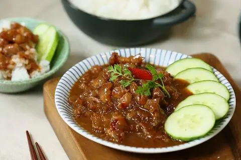 Hình ảnh Cơm thịt xào mắm ruốc