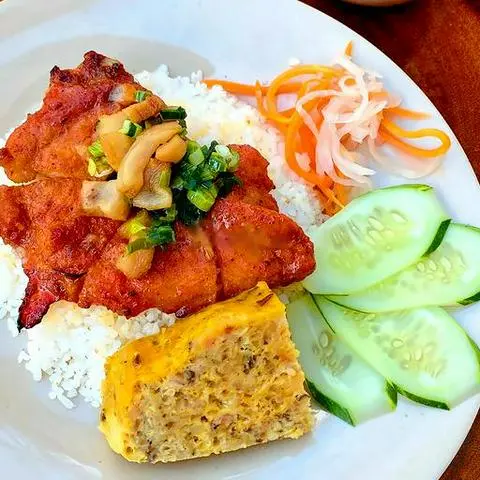 Hình ảnh Cơm sườn chả