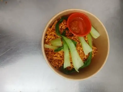Hình ảnh Mì trộn sa tế