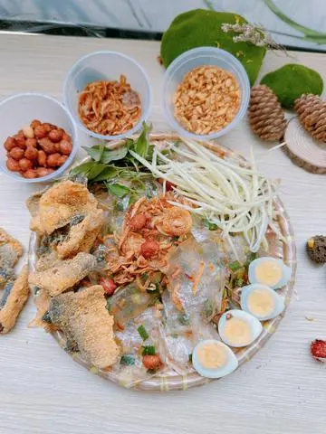 Hình ảnh Bánh Tráng Dẻo Mỡ Hành  Da Cá Hoàng Kim ( trộn sẵn )