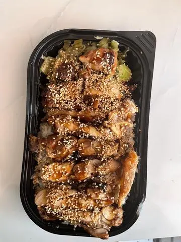 Hình ảnh Cơm gà nướng sốt teriyaki mè rang lớn