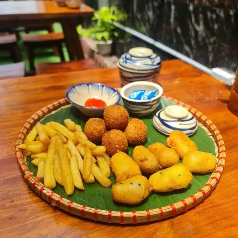 Hình ảnh Khoai môn lệ phố nhân trứng