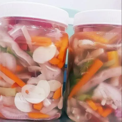 Hình ảnh Tại heo ngâm chua ngọt phần trung 