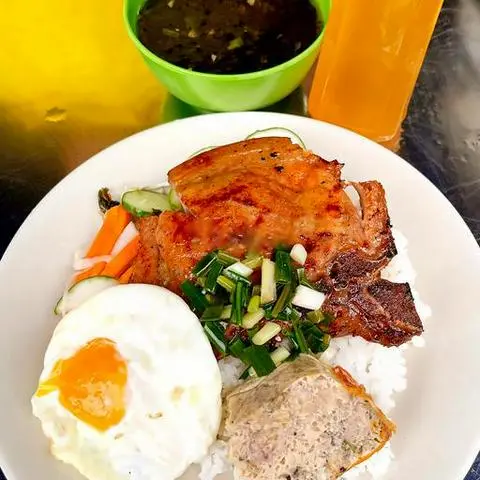 Hình ảnh Sườn chả trứng - rong biển - nước uống