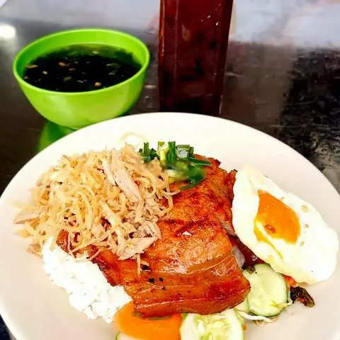 Hình ảnh Sườn bì trứng - rong biển - nước uống