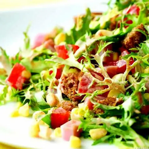 Hình ảnh Non vegan salad - tuna - ham - salad cá ngừ và thịt nguội