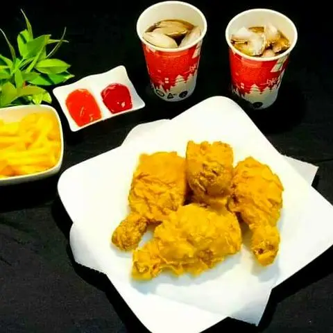 Hình ảnh Combo Burger Bò + phô mai + 1 phần gà viên sốt cay + 1 chai coca