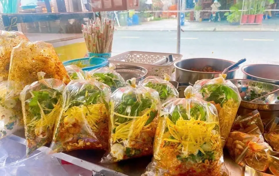 Hình ảnh Bánh Tráng Dẻo Trộn Thập Cẩm