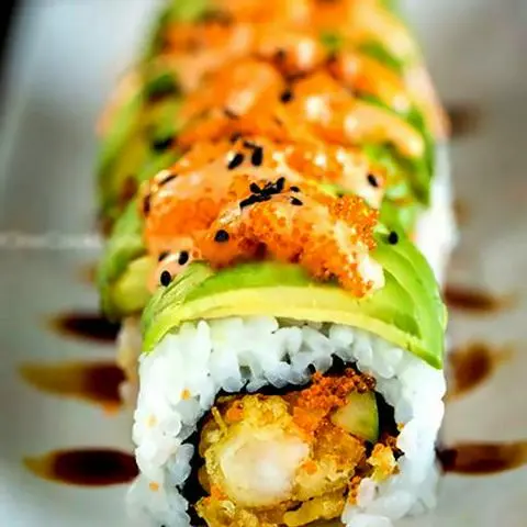 Hình ảnh Sushi tôm chiên đắp bơ - trứng tôm mayo
