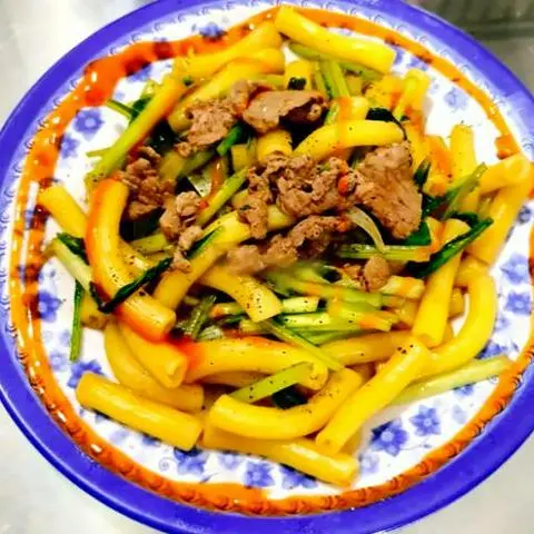 Hình ảnh Nui Xào Bò