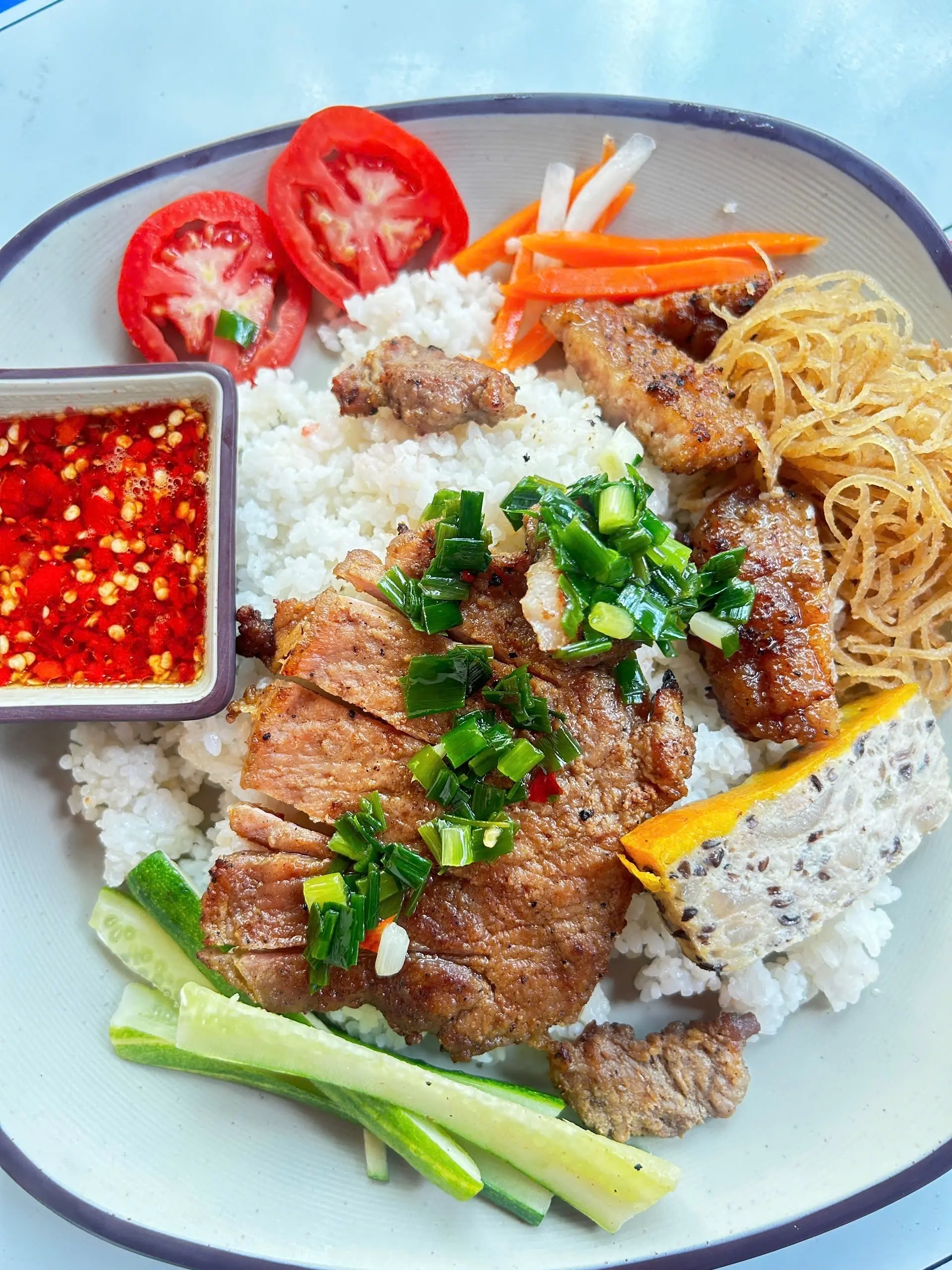 Hình ảnh cơm tấm sườn bì chả trứng + canh