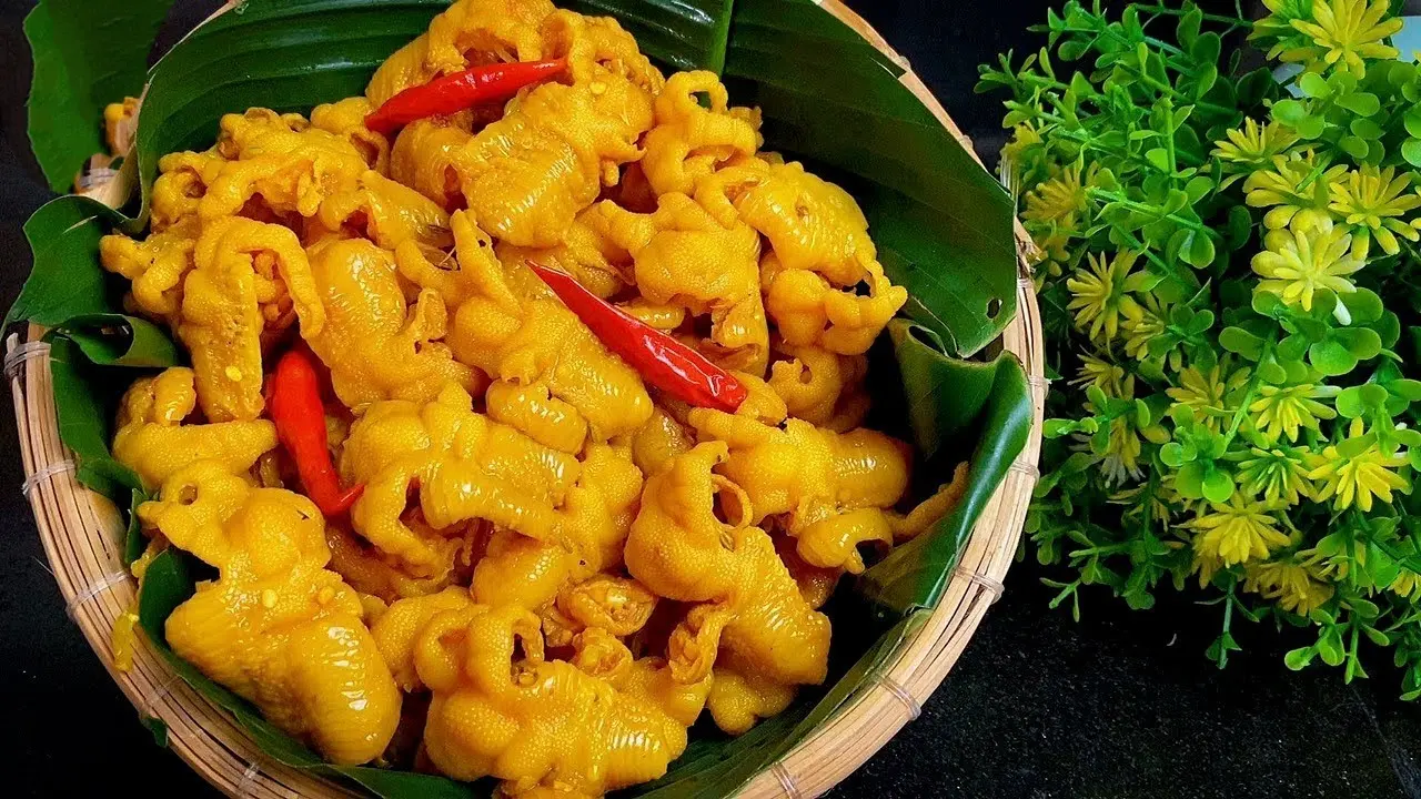 Hình ảnh Khay Chân Gà Rút Xương Kèm 2 Hũ Sốt Chấm