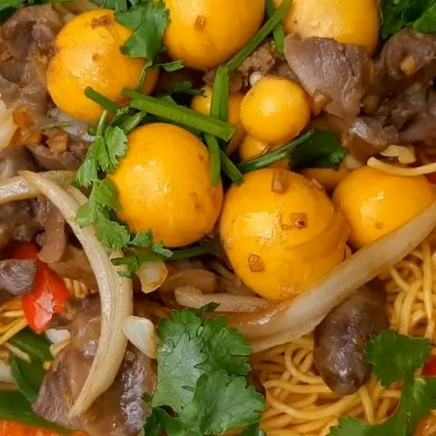 Hình ảnh mì xào trứng non