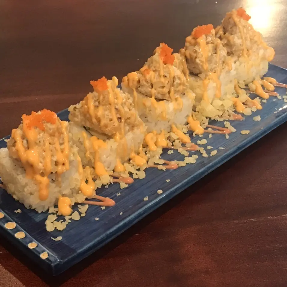 Hình ảnh TUNA MAYO TOBI ROLL