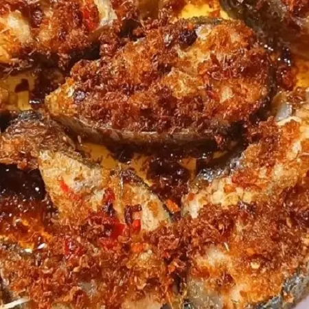Hình ảnh Cơm cá basa chiên sả chiên +canh