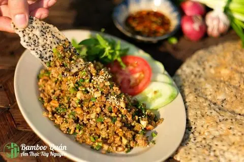 Hình ảnh Lươn đồng xúc bánh đa