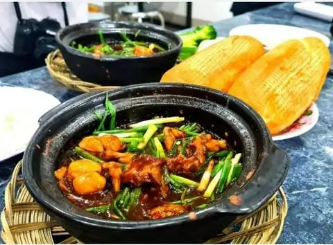 Hình ảnh Bánh mì ếch - phần 1 con - rau luộc