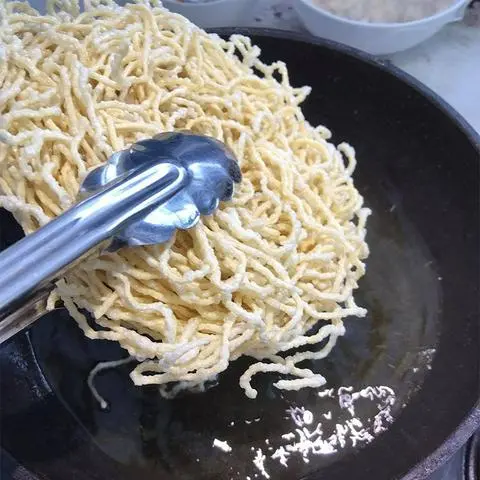 Hình ảnh Mì giòn thêm