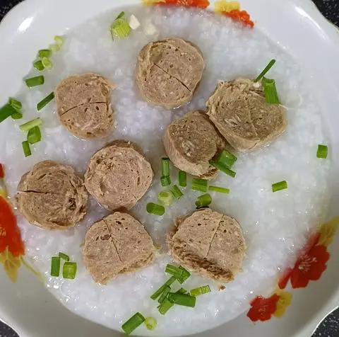 Hình ảnh cháo  4v bò viên thịt bằm( size lớn)