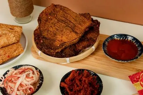 Hình ảnh Khô bò miếng hộp 250g