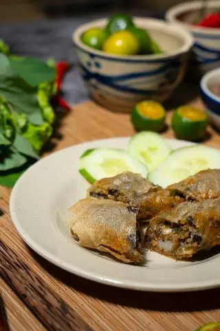 Hình ảnh nem cua bể