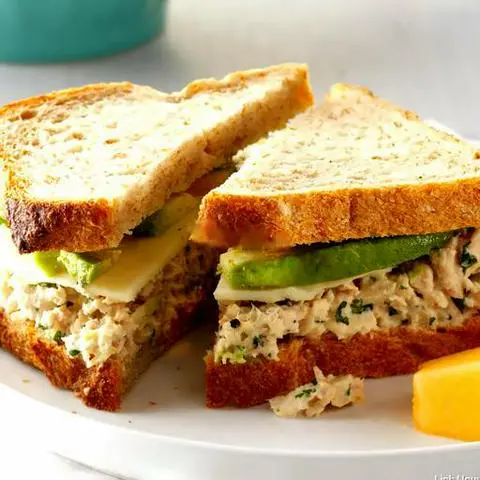Hình ảnh Tuna brown bread sandwich - bánh mì sandwich đen kẹp cá ngừ