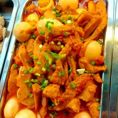 Hình ảnh Cơm chả cá kho trứng sốt cà