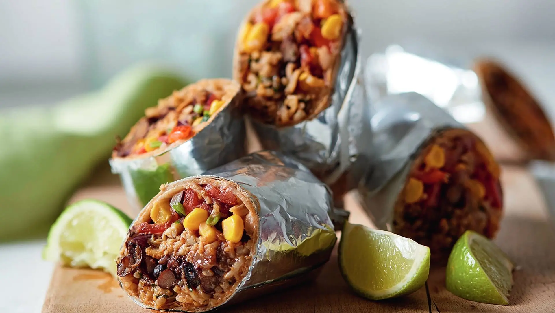 Hình ảnh Tacos Xúc Xích Bò Bằm Mozzarellas