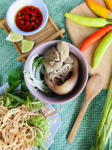 Hình ảnh Giò heo thêm