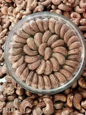 Hình ảnh Hạt Điều Rang Muối Xếp Hoa 500g