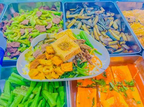Hình ảnh cơm thập Cẩm đậu hủ chiên xả