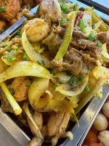 Hình ảnh Cơm ếch kho sả ớt