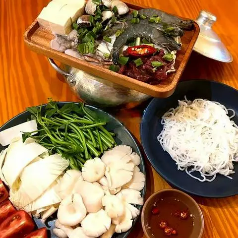 Hình ảnh Lẩu Thái tomyum