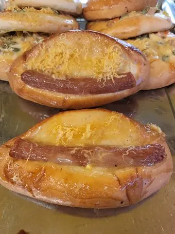 Hình ảnh Bánh Ngọt Xúc Xích