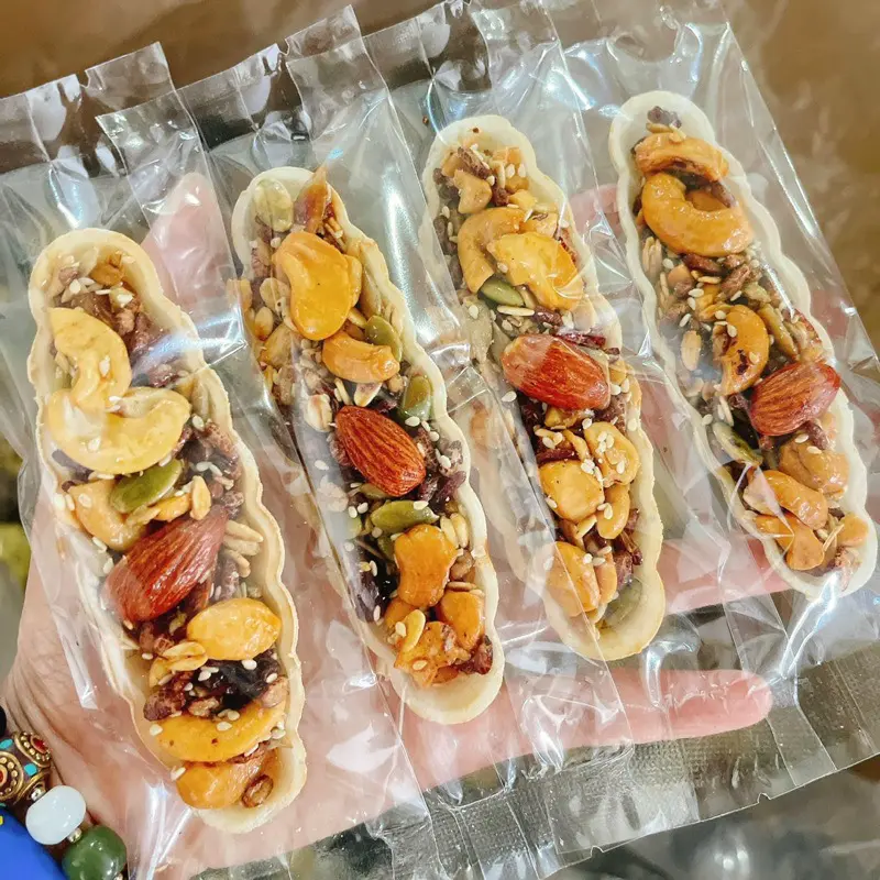 Hình ảnh Bánh thuyền gạo lứt mix hạt