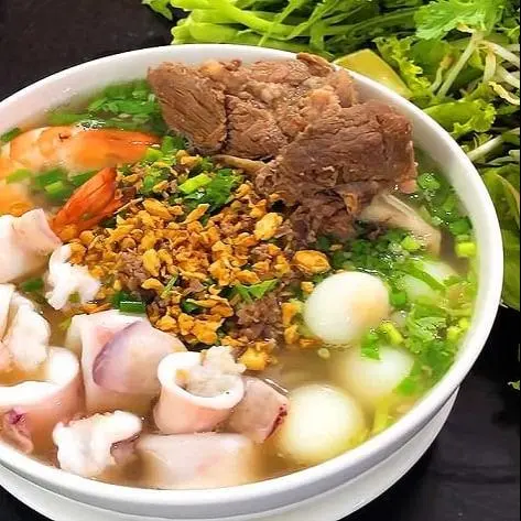Hình ảnh nui đặc biệt ( xương tôm mực thịt gan trứng cút thịt bằm) 